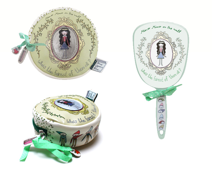 Snow White make-up bag and mirror Snow White make-up bag and mirror